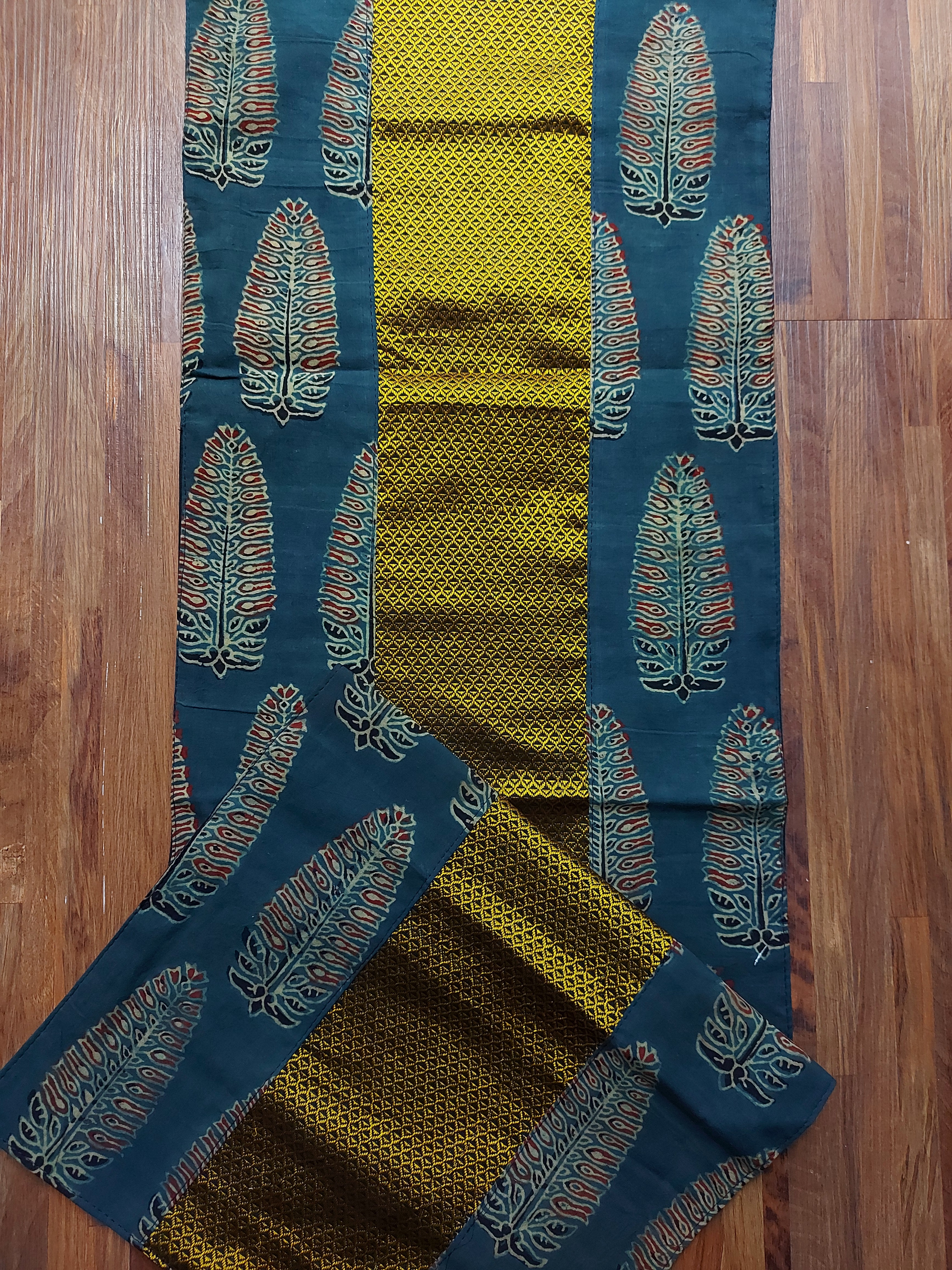 Table Runner & Tea Coaster Set