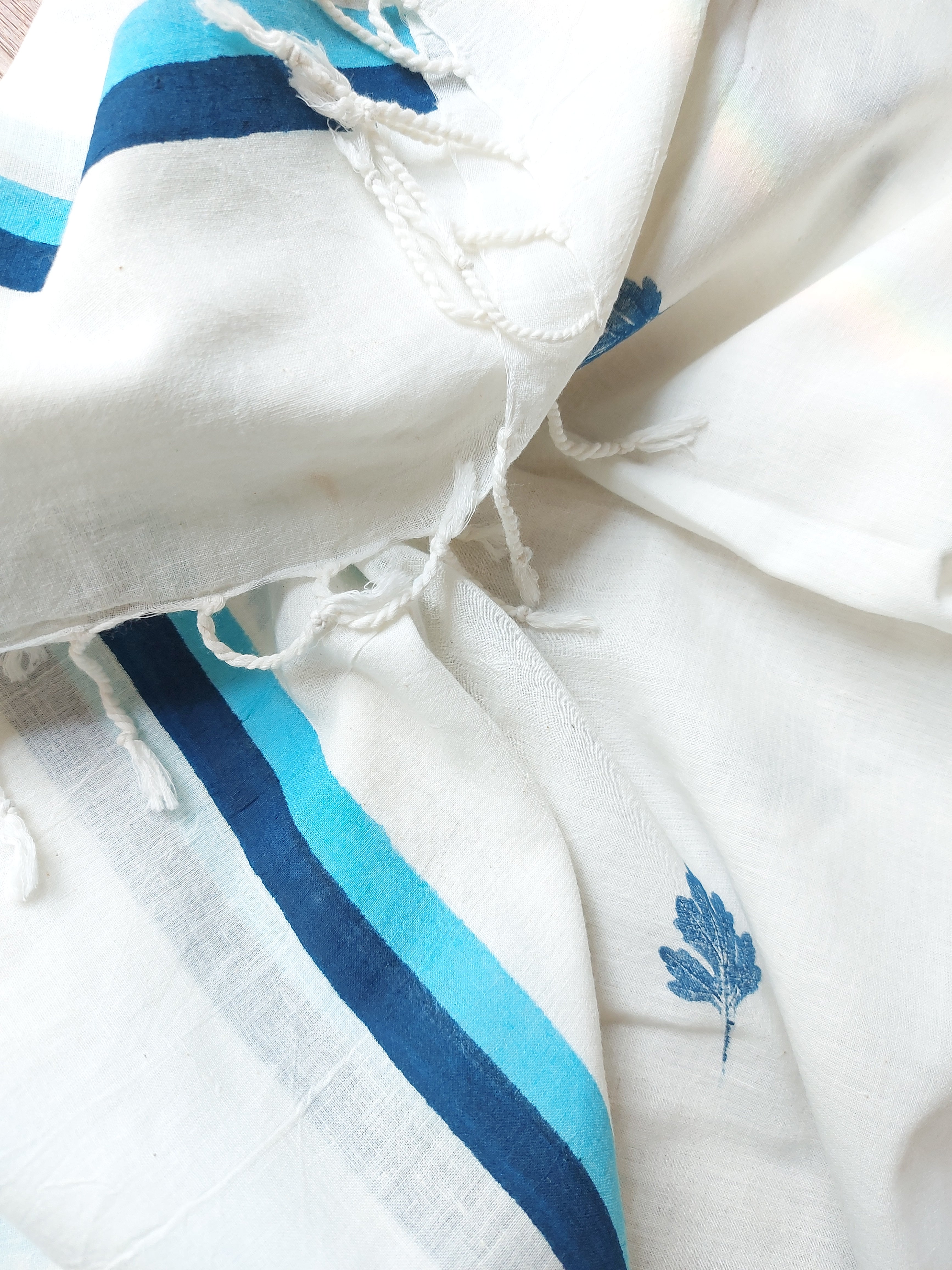 RUI - Organic Cotton Stole - Leaf Print - Blue