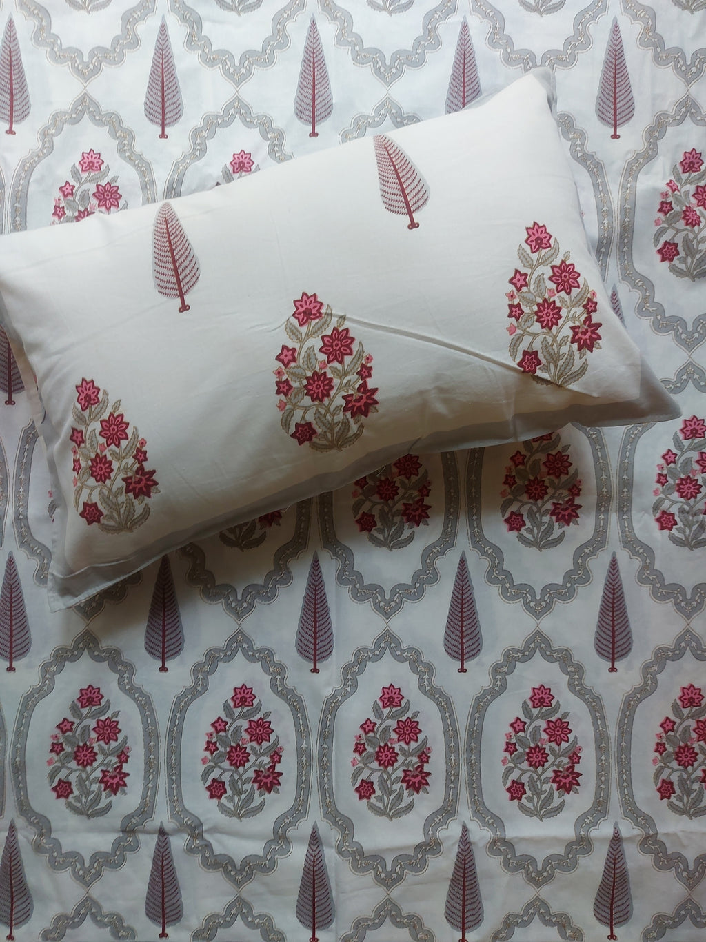 Baagh Double Bedsheet - Maroon