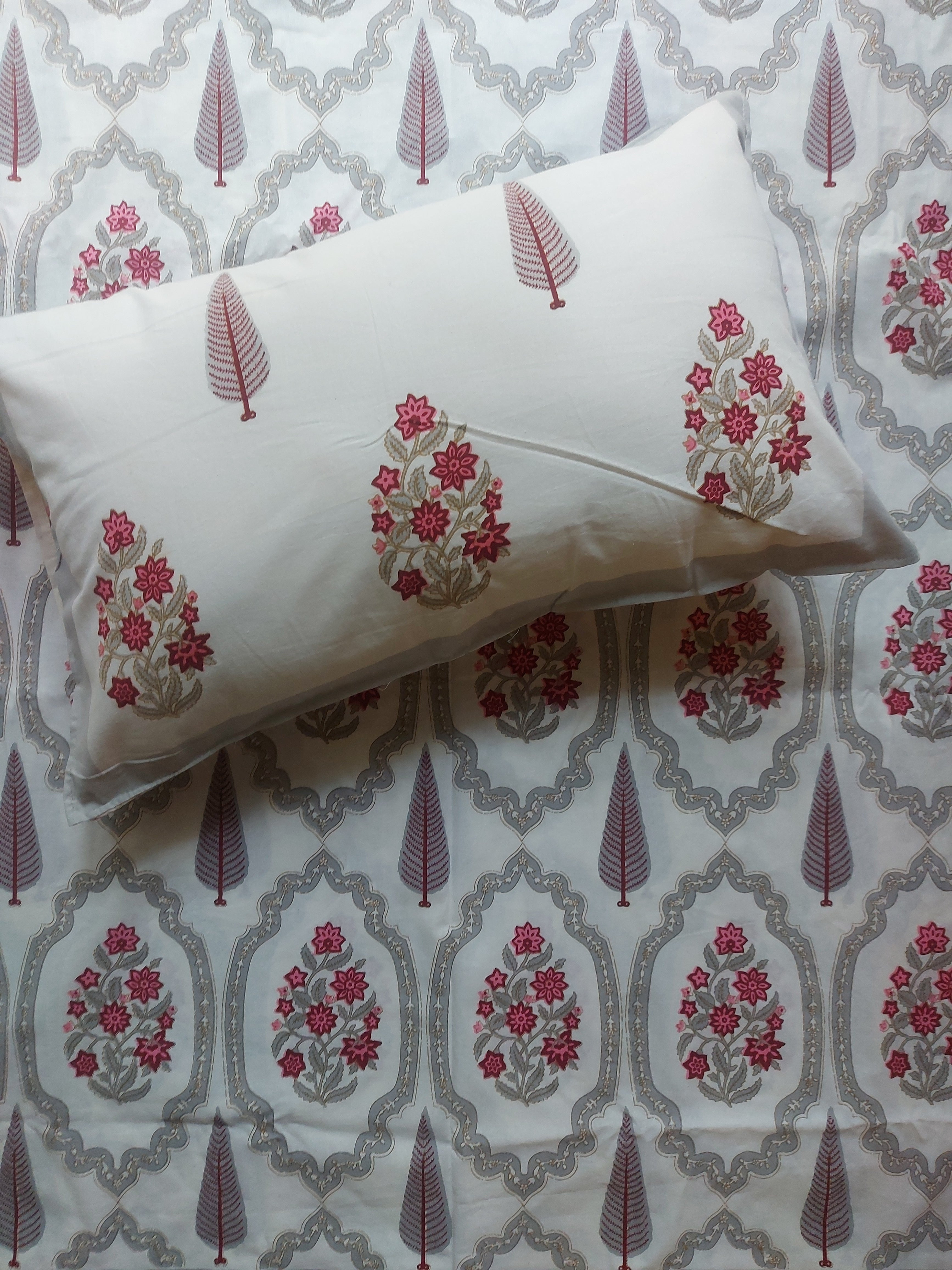 Baagh Double Bedsheet - Maroon