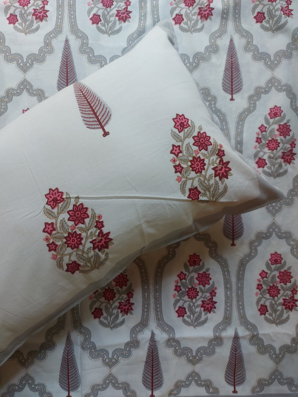 Baagh Double Bedsheet - Maroon