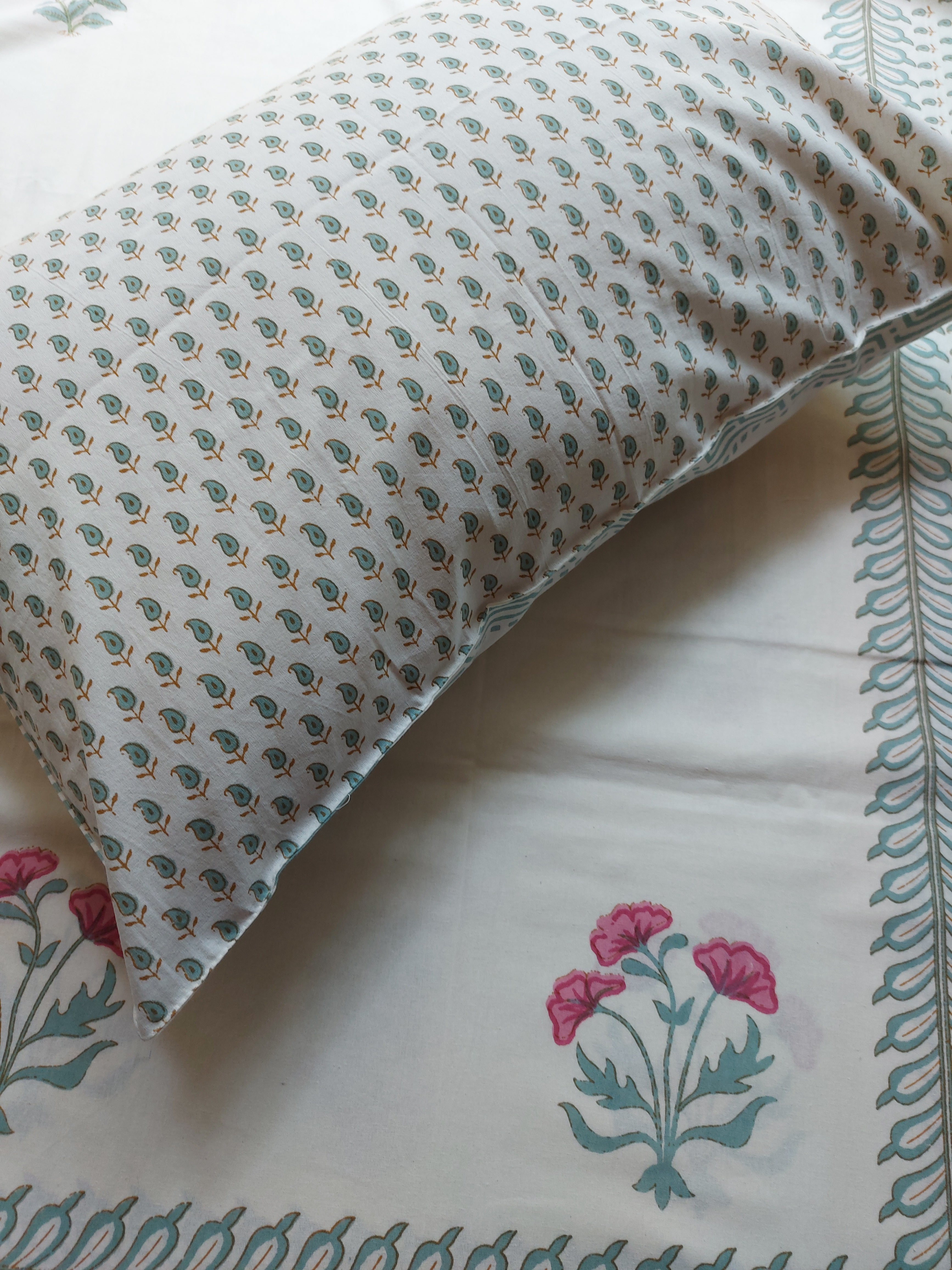 Baagh Double Bedsheet - Pink