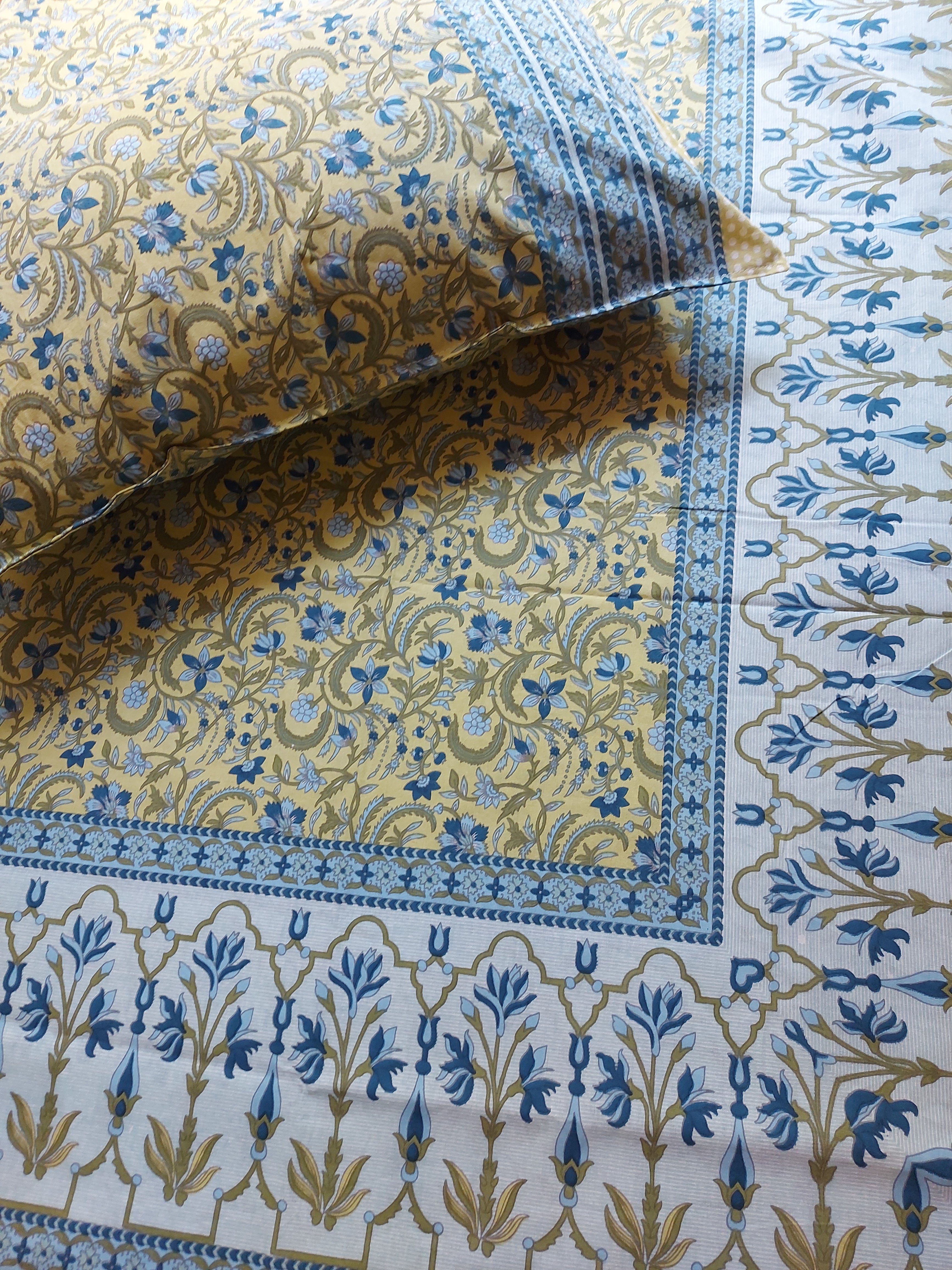 Baagh Double Bedsheet - Yellow & Blue