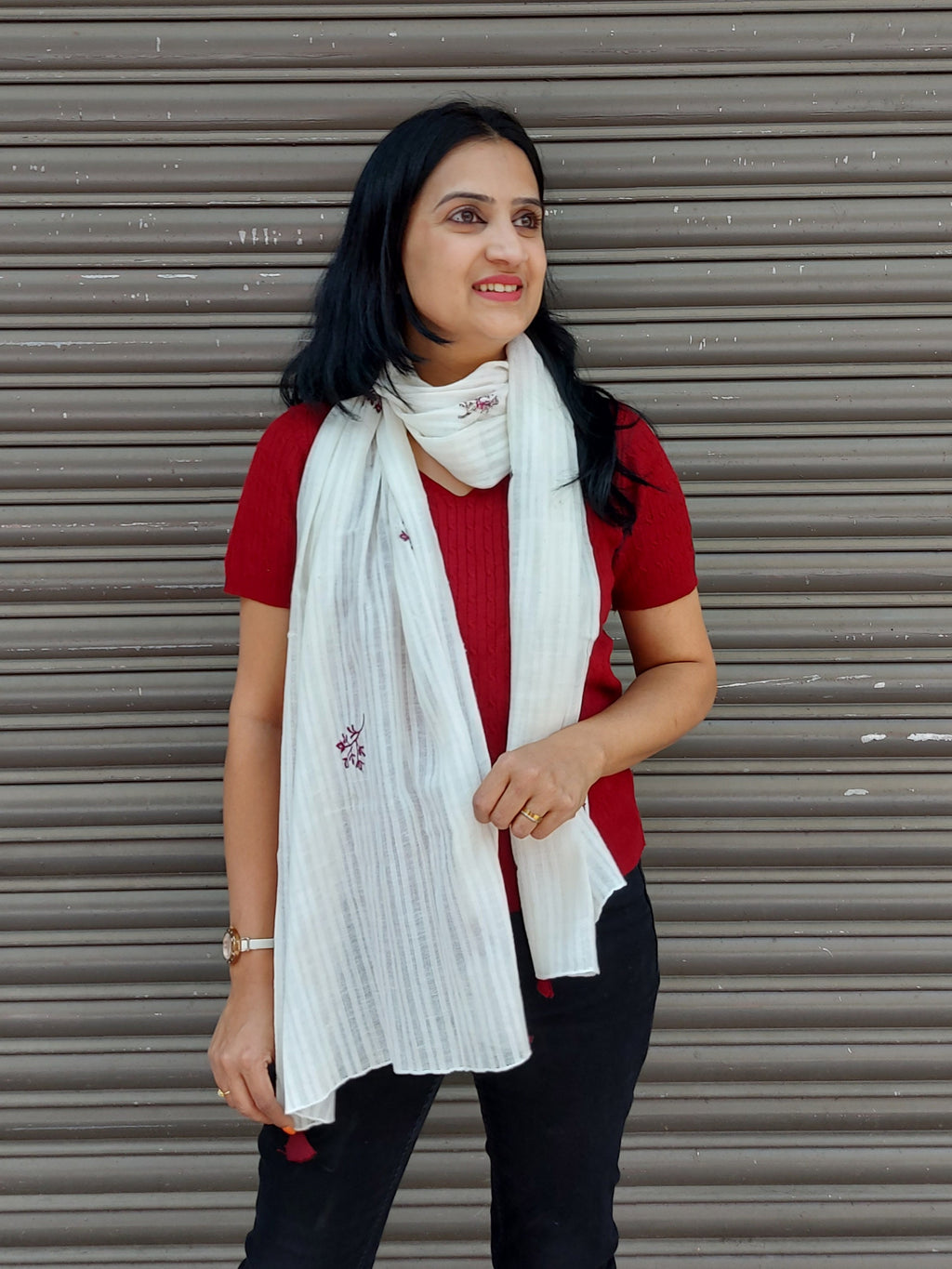 RUI - Organic Cotton Stole with Embroidery