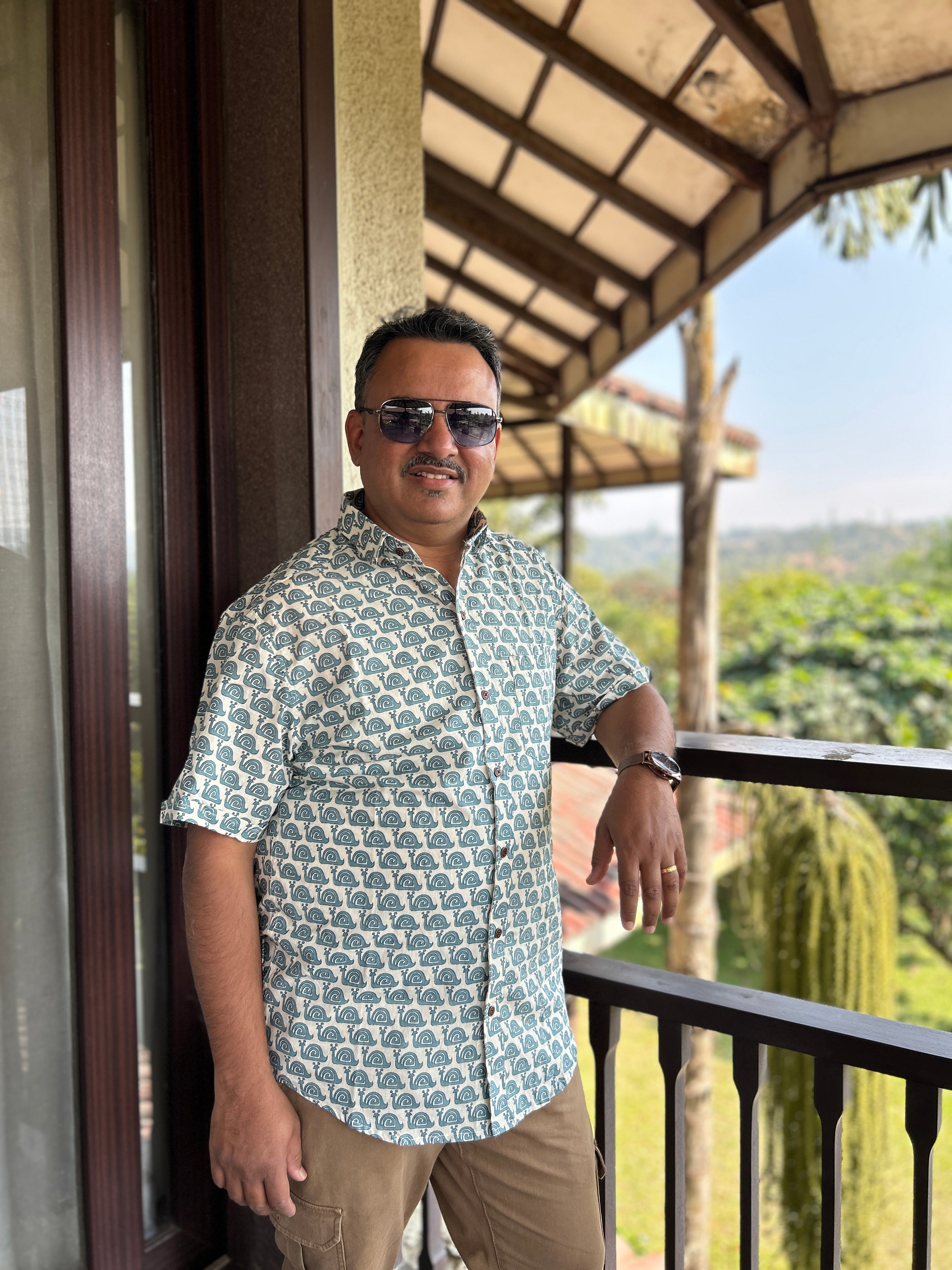 Men's Casual Shirts - White & Blue