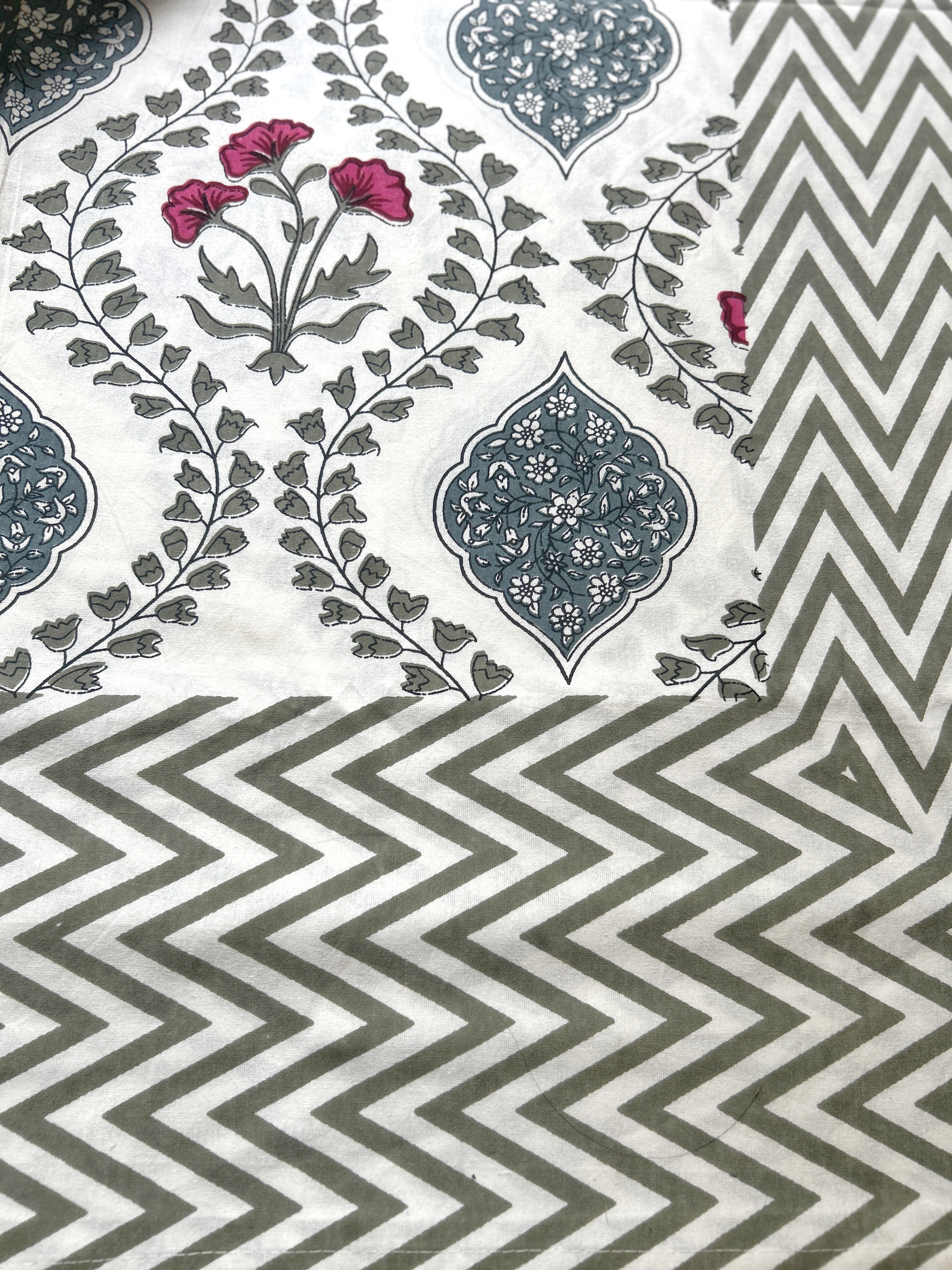 Baagh Double Bedsheet - Grey