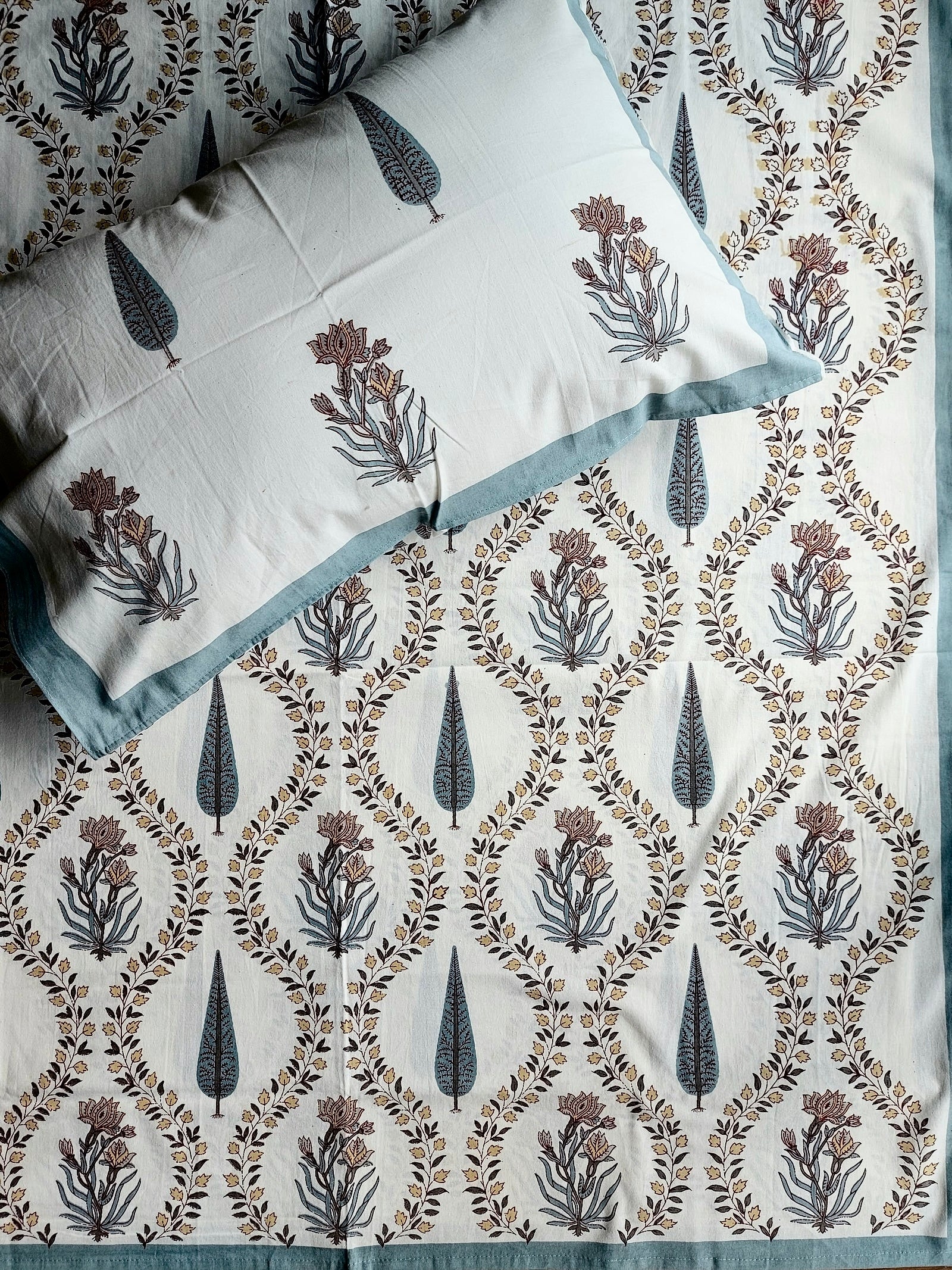 Baagh Double Bedsheet - Blue and grey