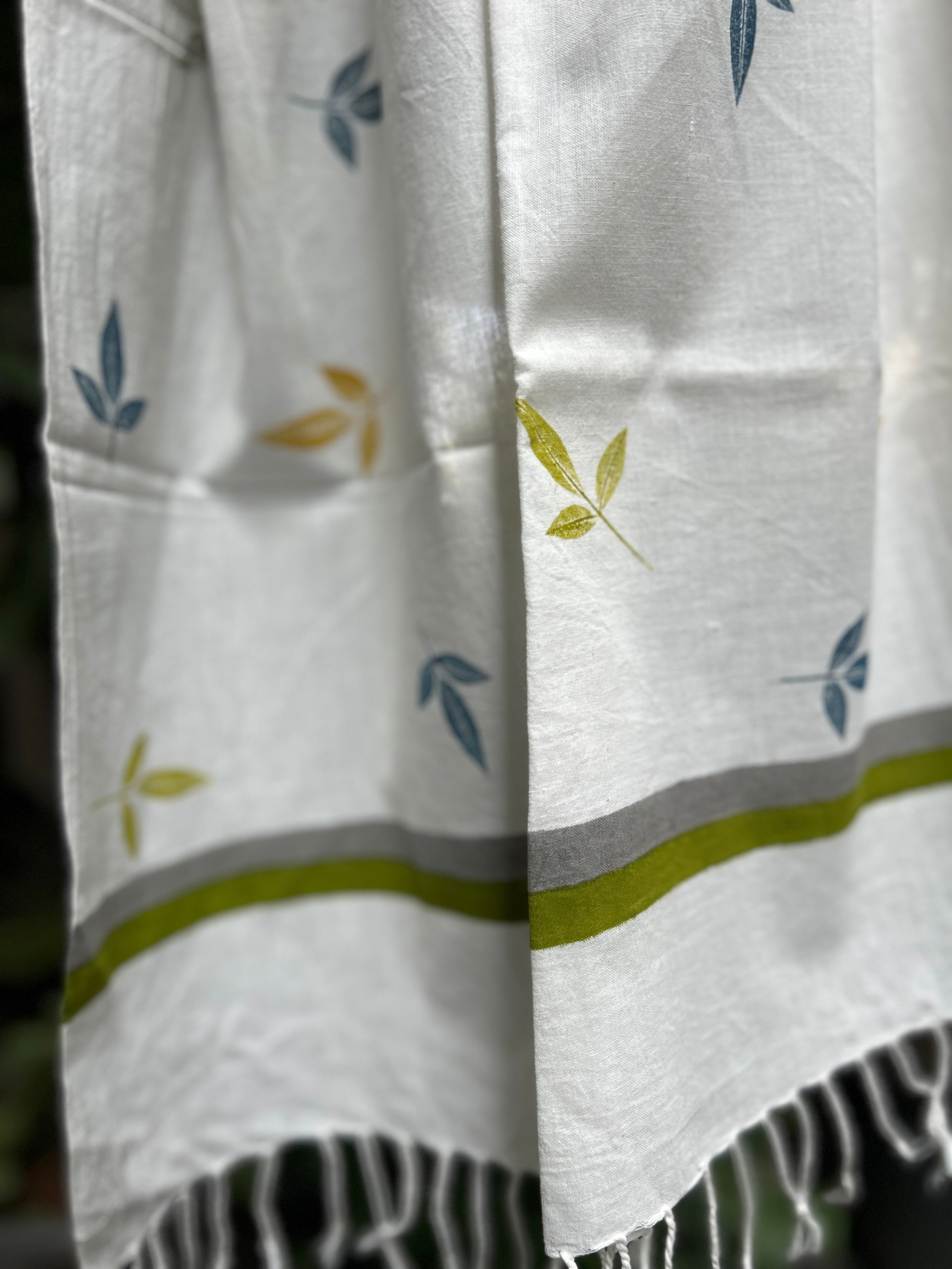 RUI - Organic Cotton Stole - Leaf Print - Multicolor