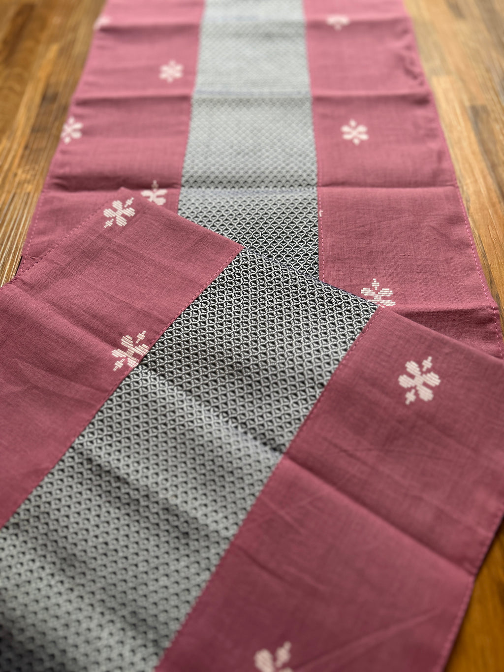 Table Mat & Table Runner Set - Pink & Dark Grey Khun