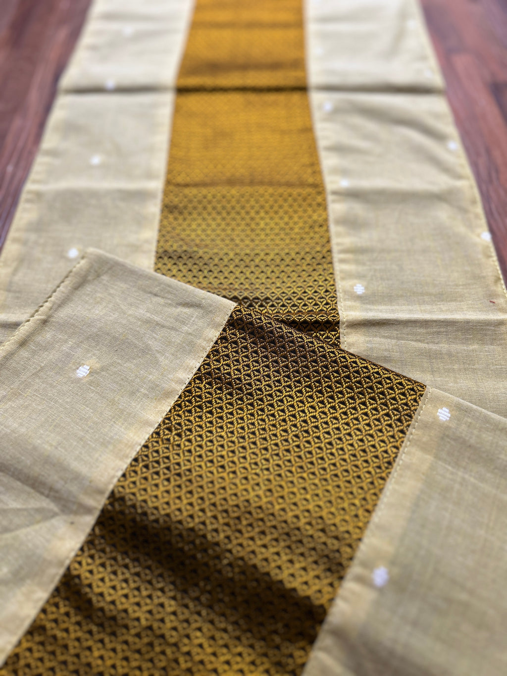 Table Mat & Table Runner Set - Cream & Yellow Khun