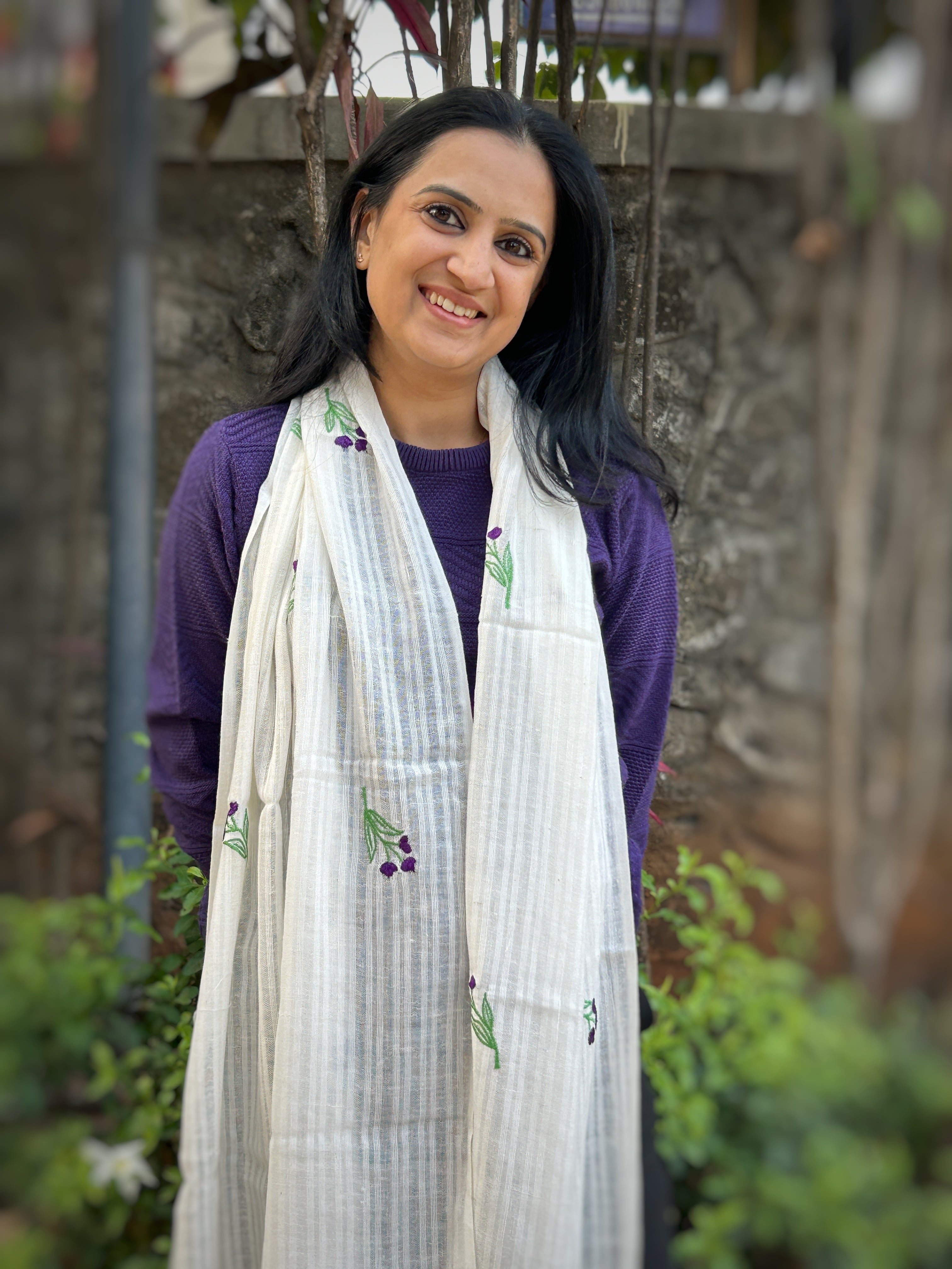 RUI - Organic Cotton Stole with Embroidery