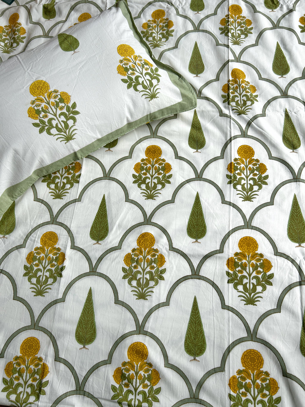 Baagh Superking Bedsheet - Yellow & Green Butti