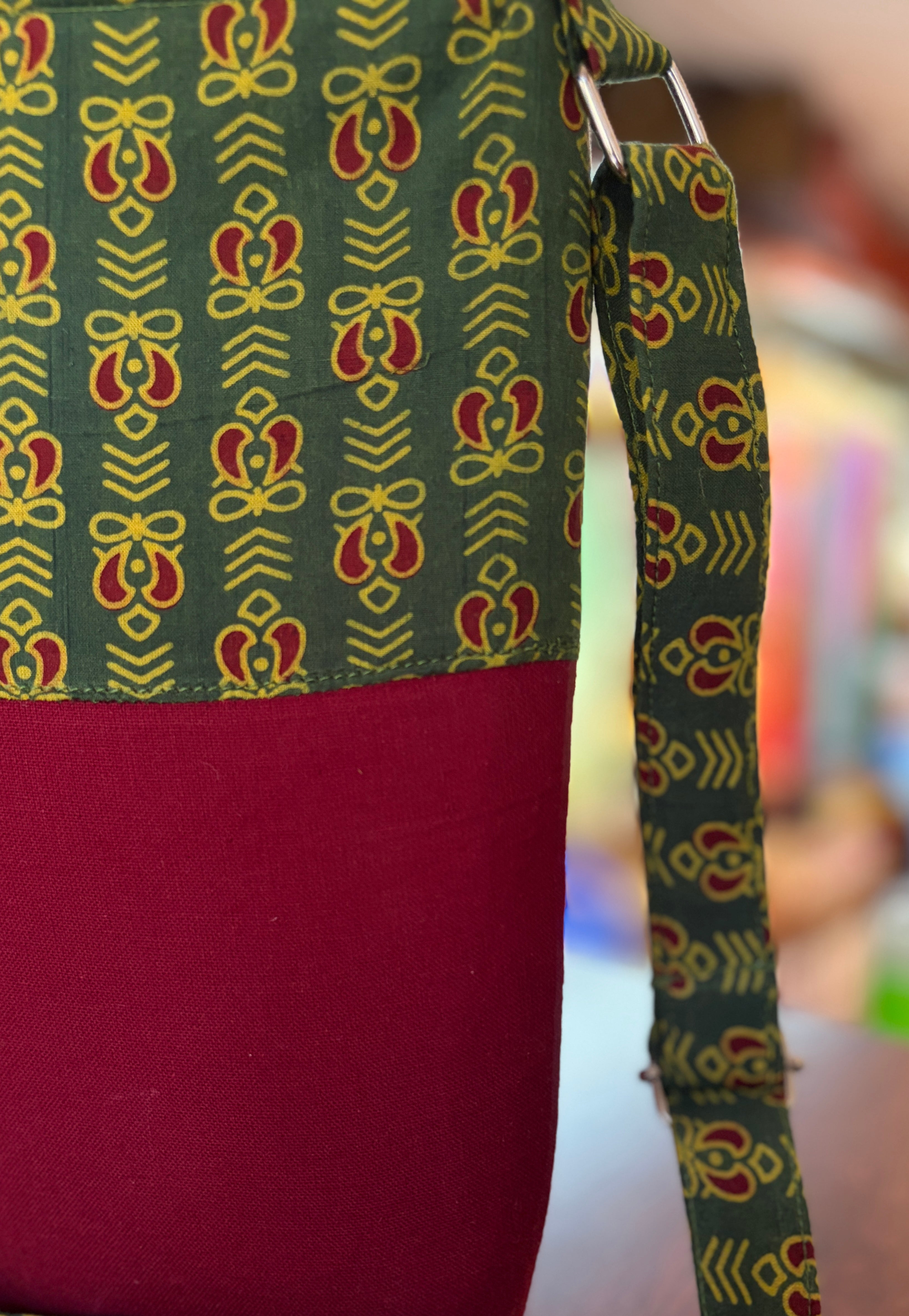 Cotton Basket Sling - Maroon & Green