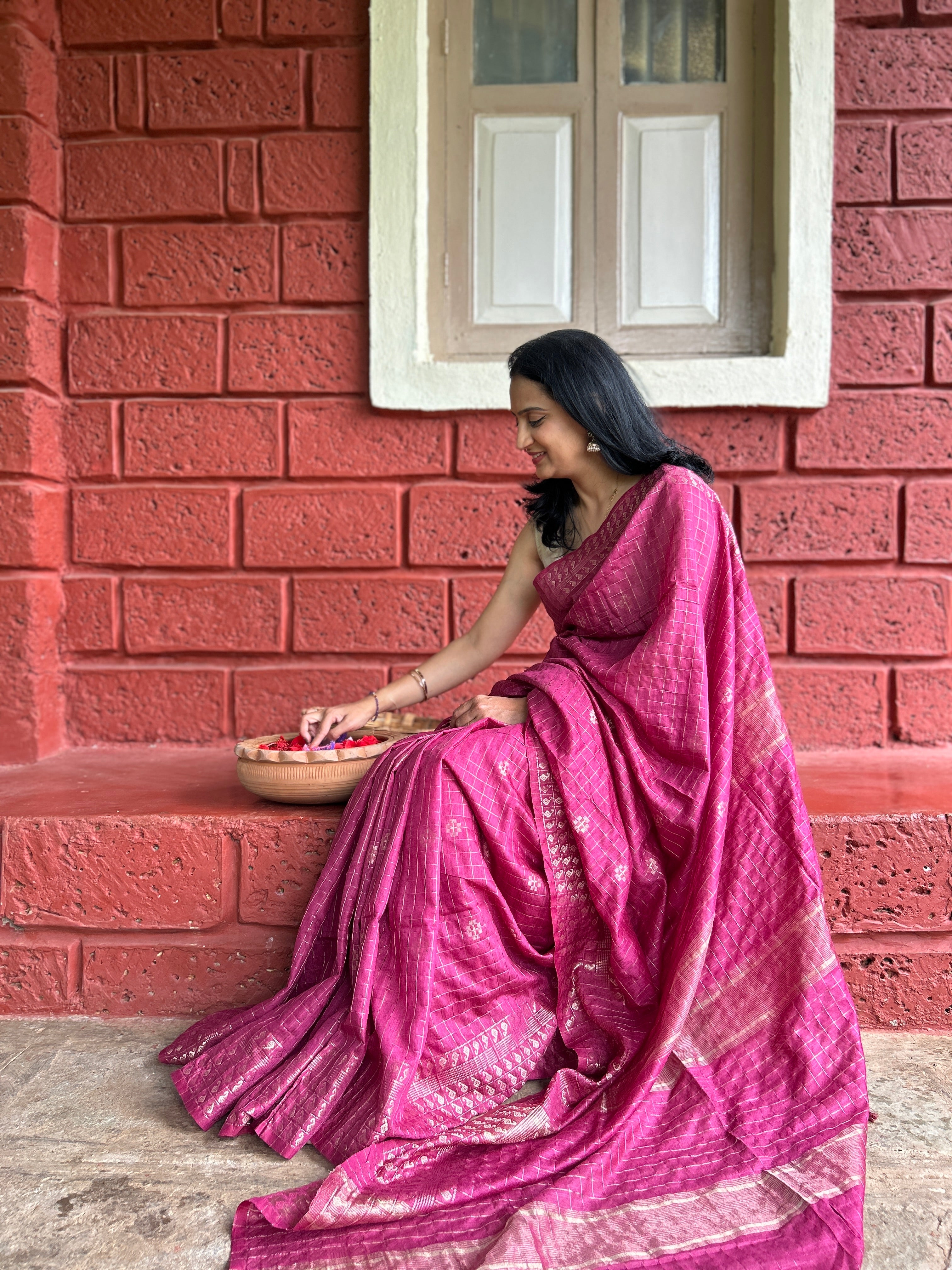 Handwoven Saree with Checked Pattern - Pink