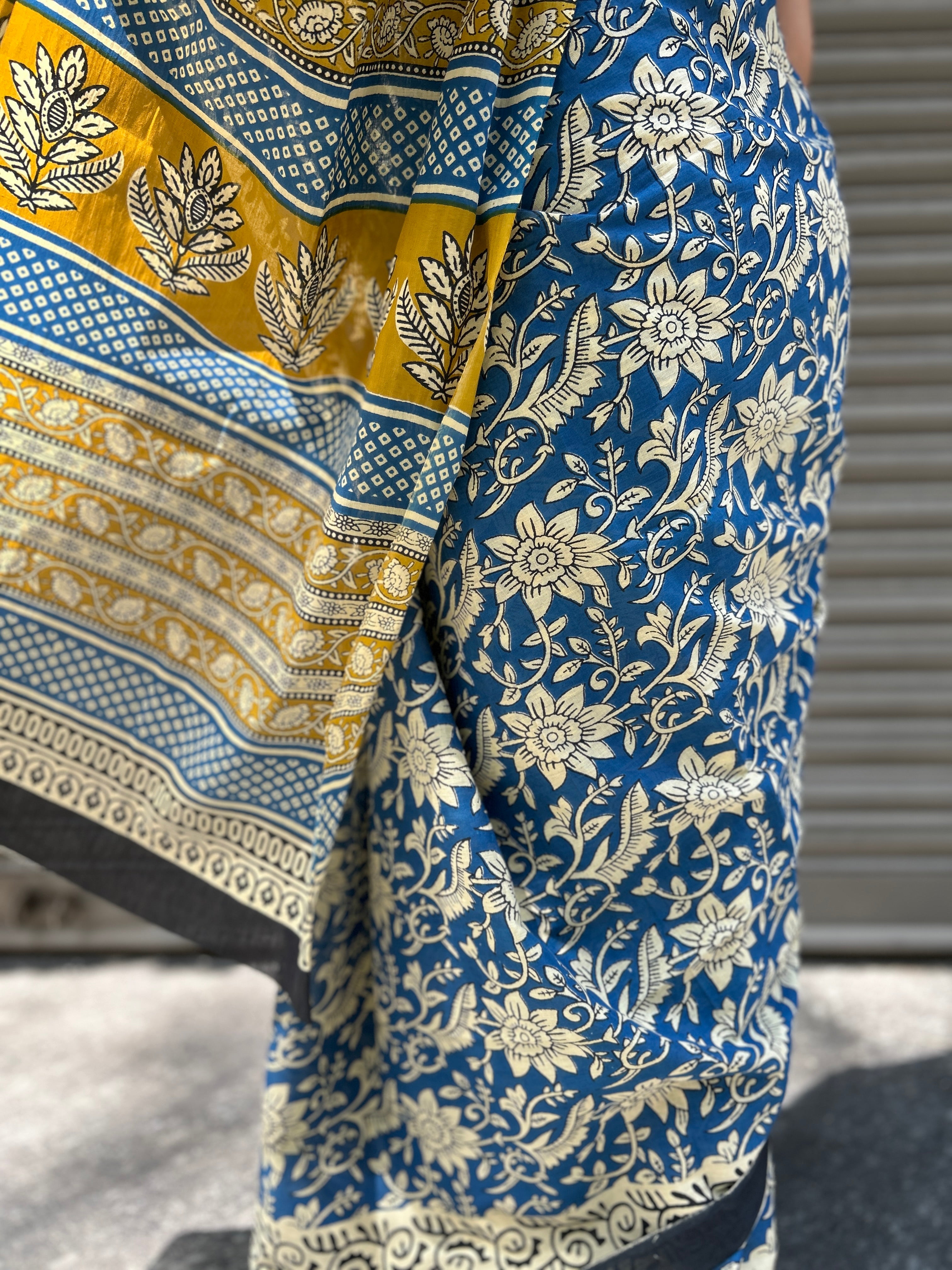 Baagru Mul Cotton Saree - Blue Floral