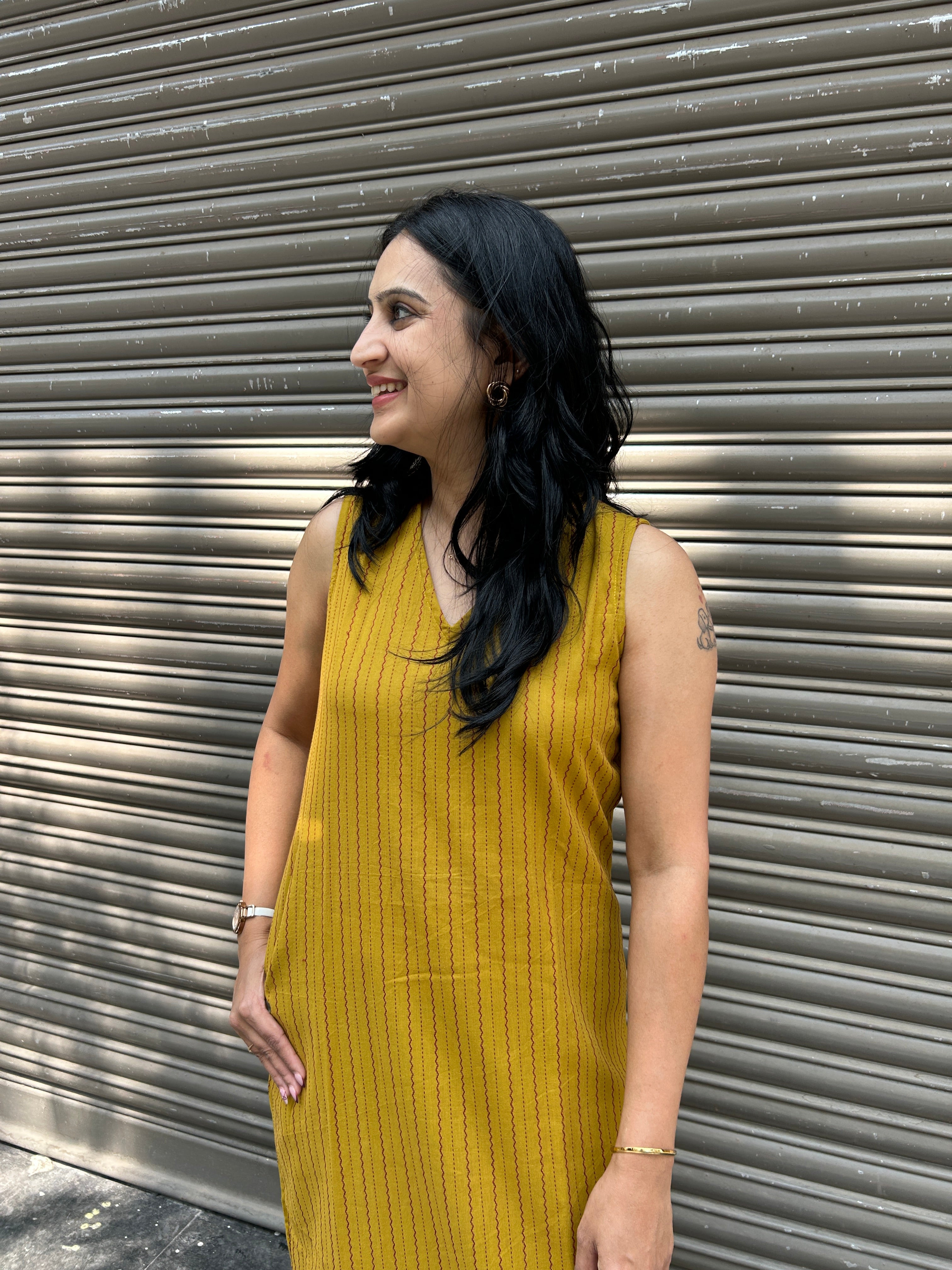 Woman's Casual Dress - Yellow Frill