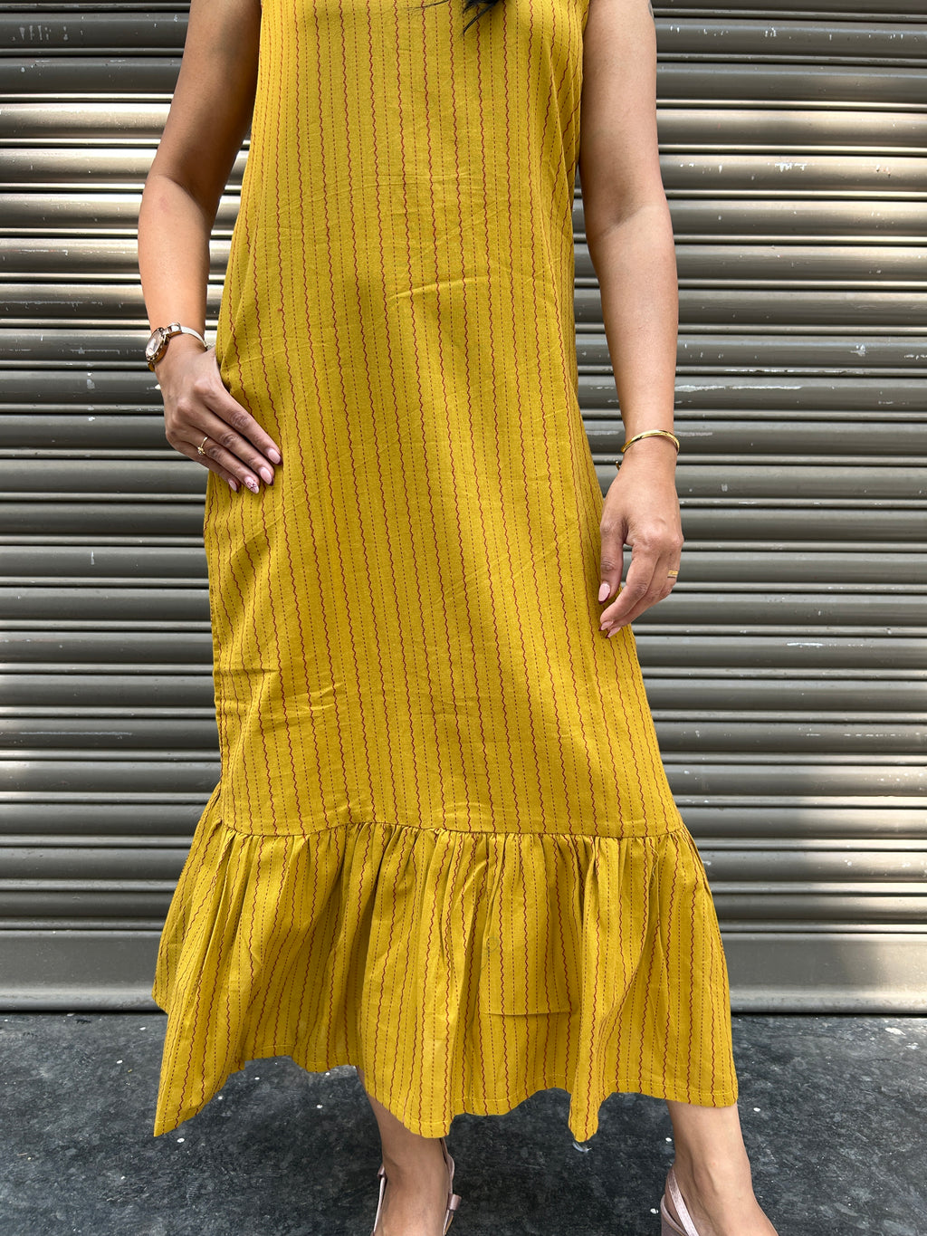 Woman's Casual Dress - Yellow Frill