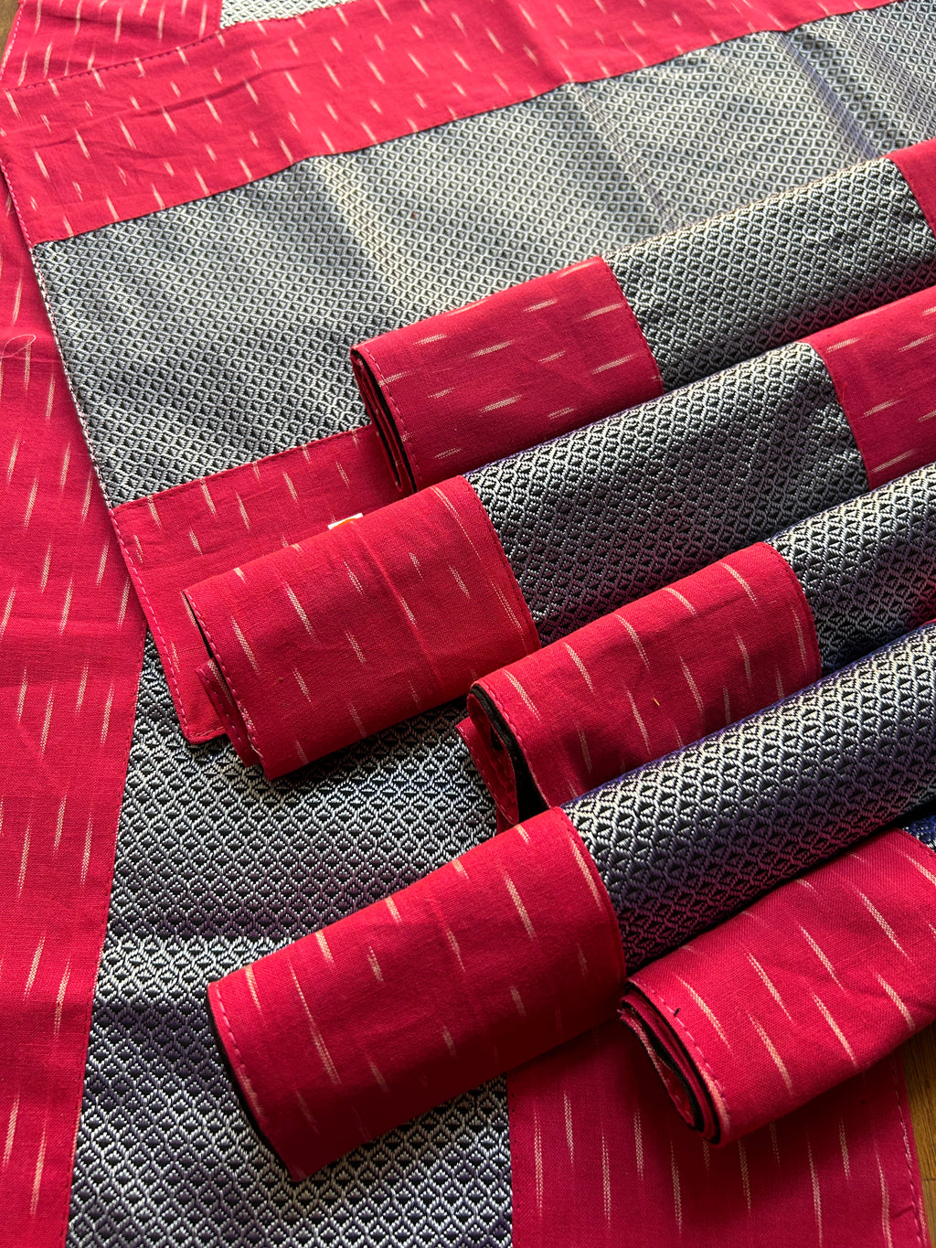 Table Mat & Table Runner Set - Pink & Silver