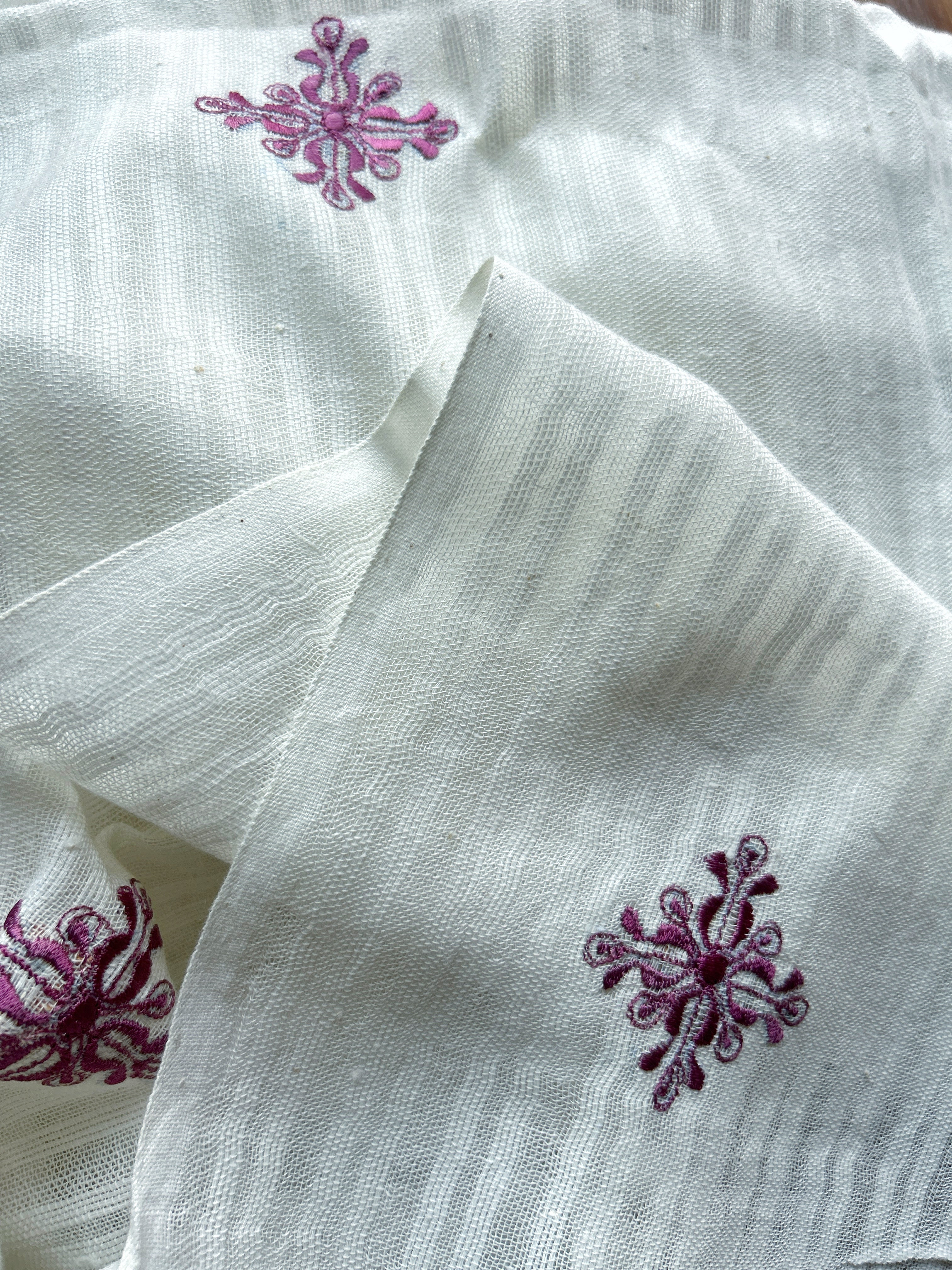 RUI - Organic Cotton Stole with Embroidery