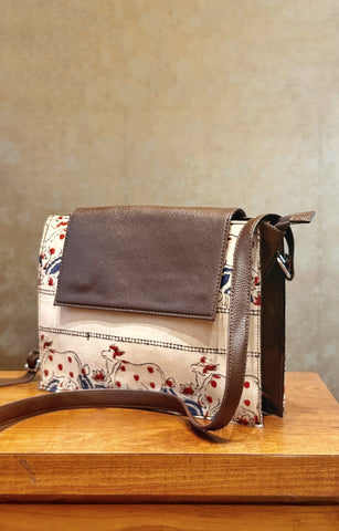 Leather Envelope Sling - Off White
