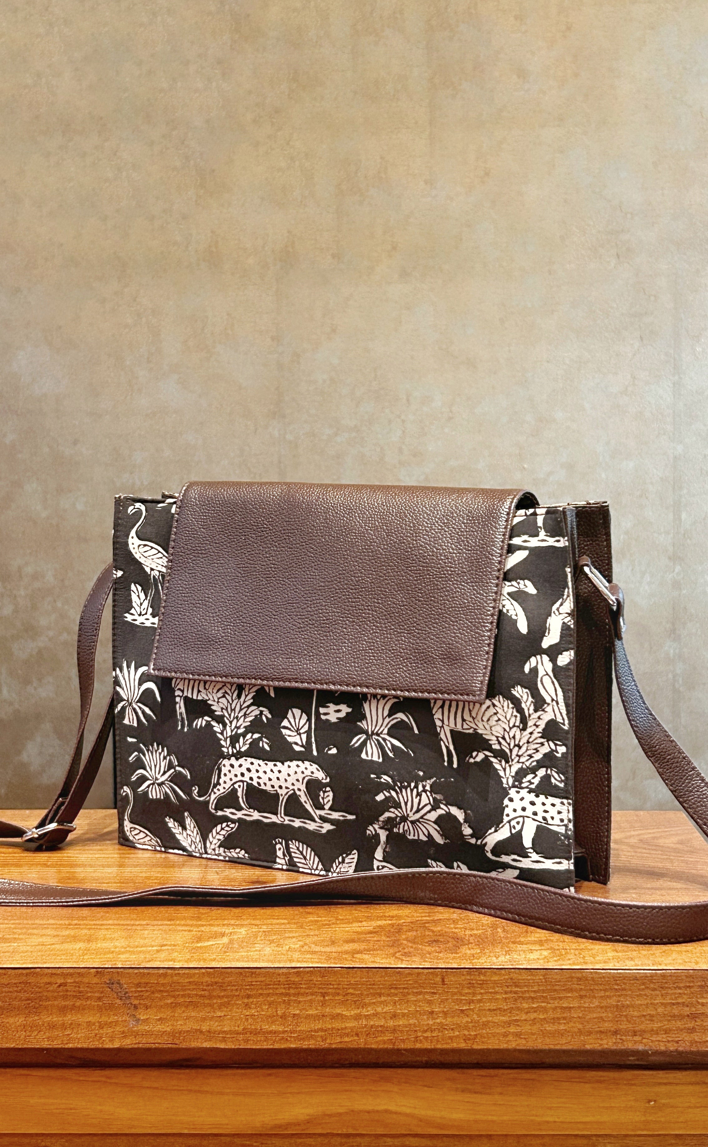 Leather Envelope Sling - Black