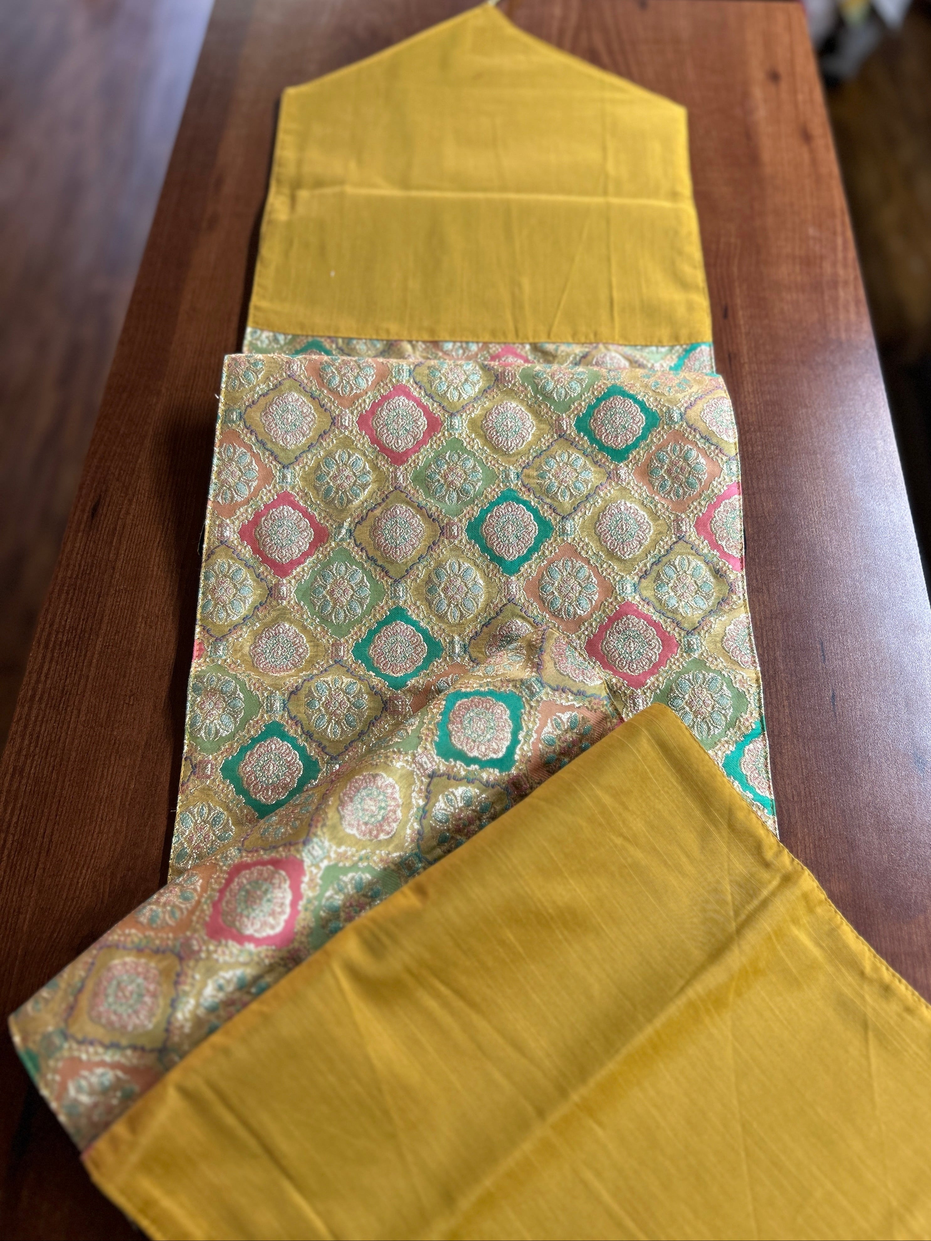 Brocade Falling Table Runner - Golden