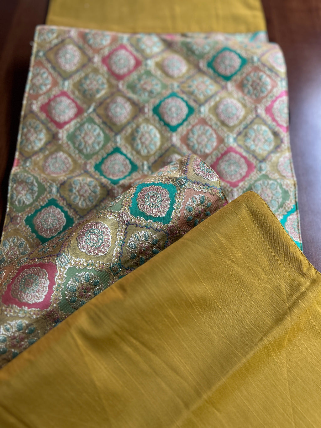 Brocade Falling Table Runner - Golden