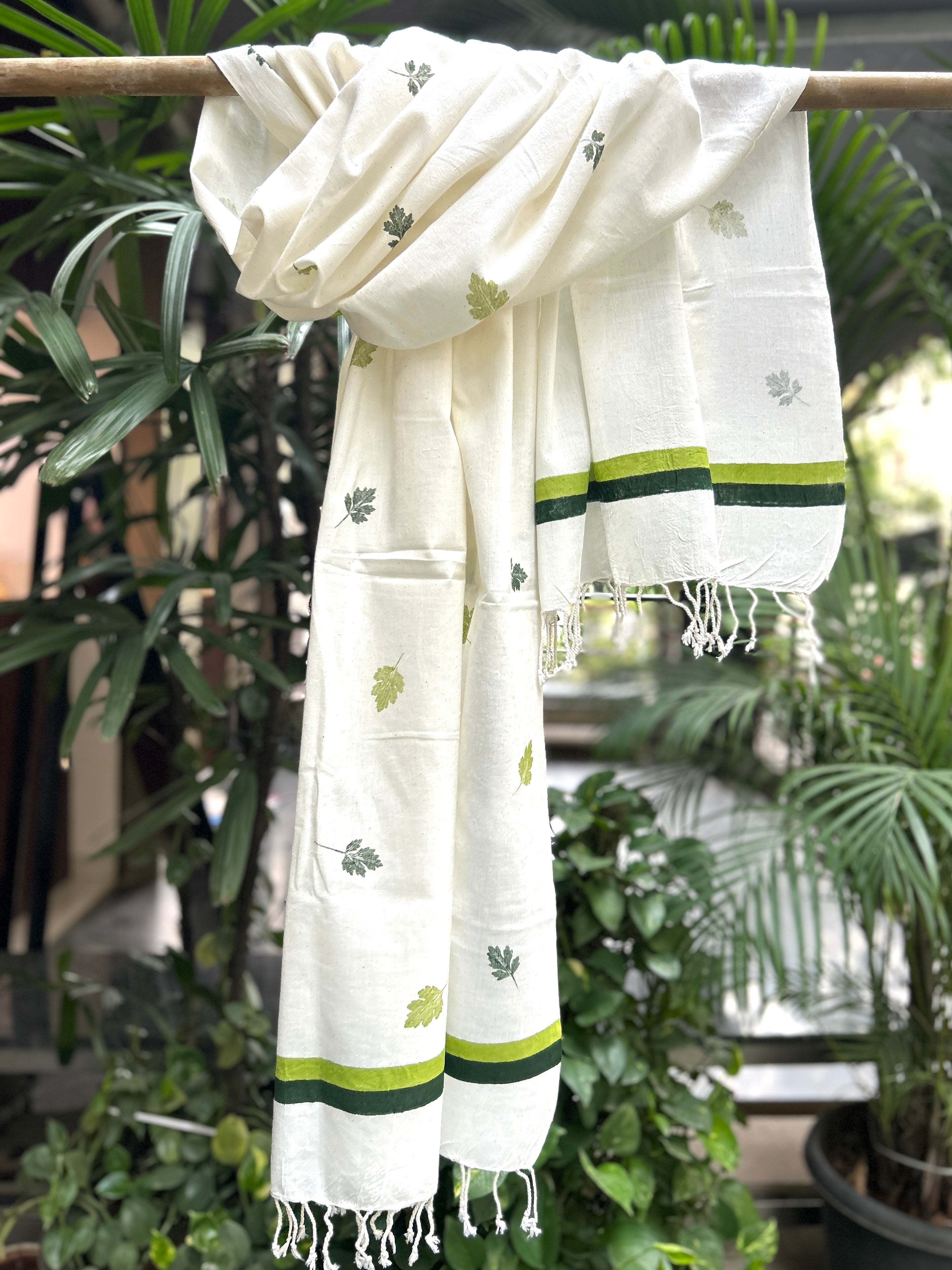 RUI - Organic Cotton Stole - Leaf Print - Green