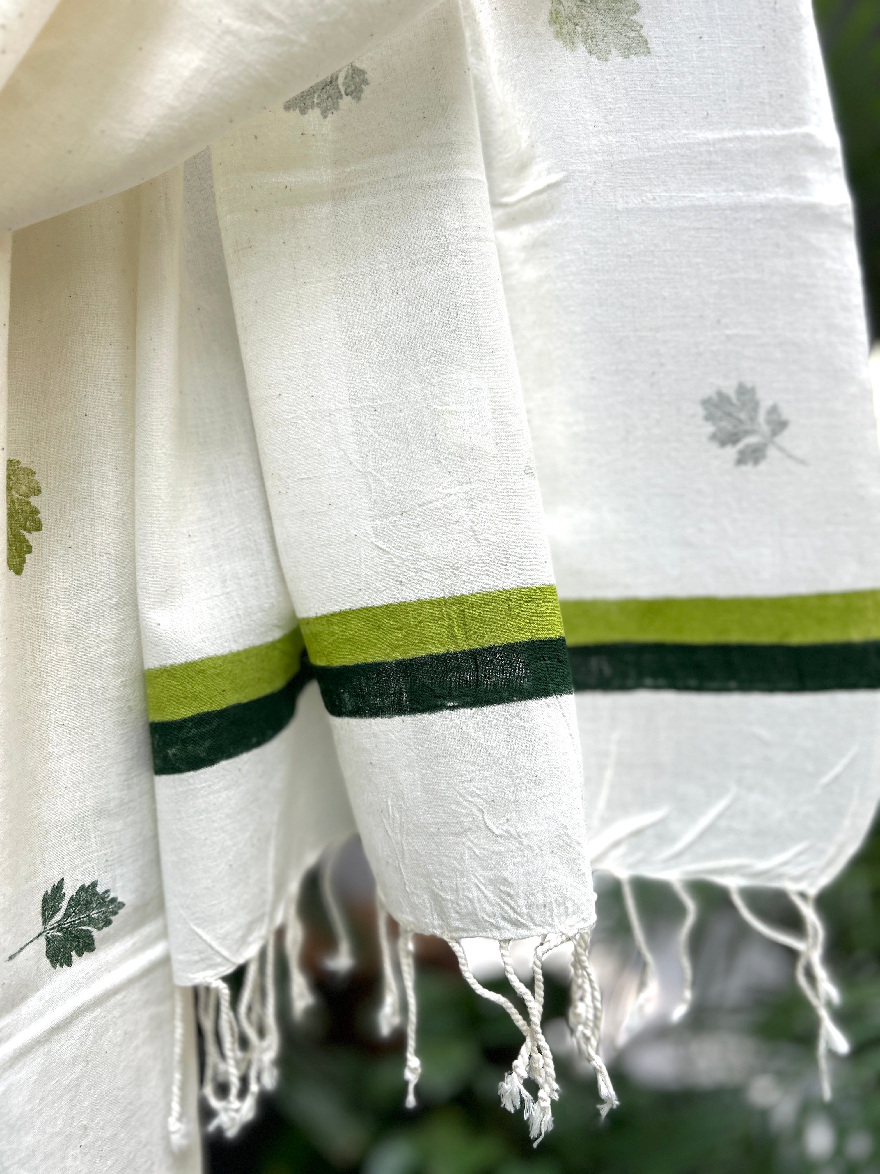 RUI - Organic Cotton Stole - Leaf Print - Green