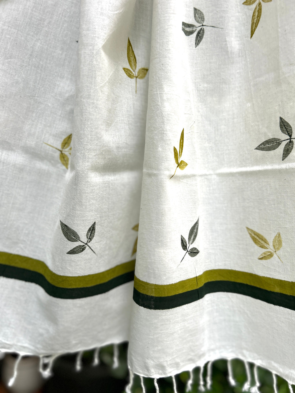 RUI - Organic Cotton Stole - Leaf Print - Green