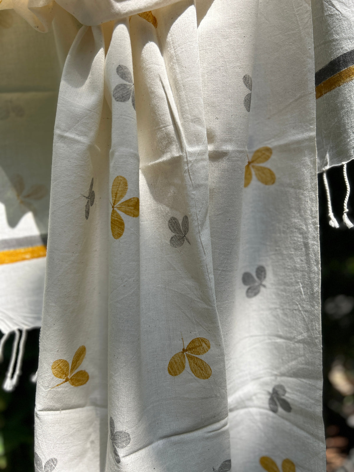 RUI - Organic Cotton Stole - Leaf Print - Yellow