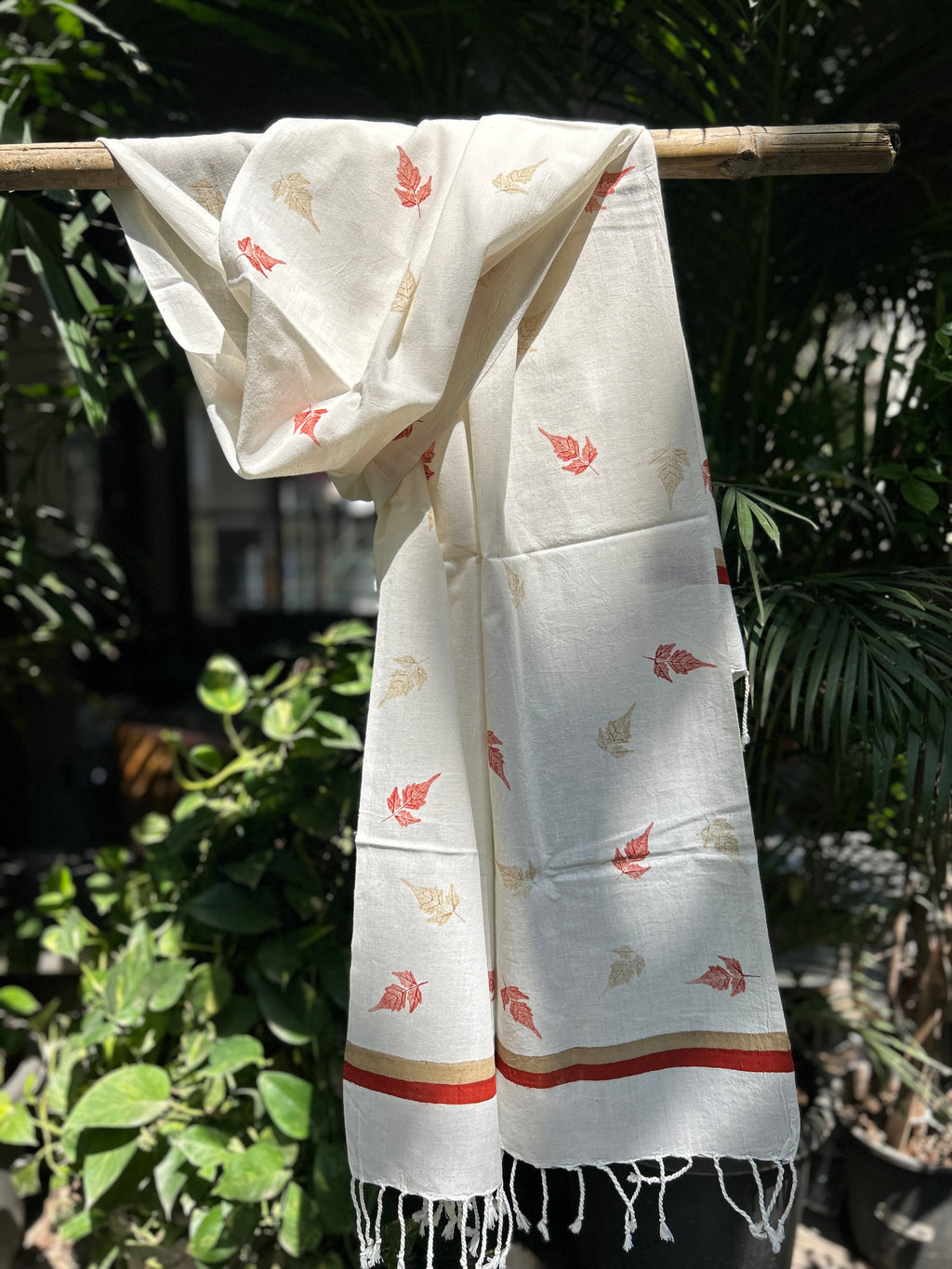RUI - Organic Cotton Stole - Leaf Print -Rust