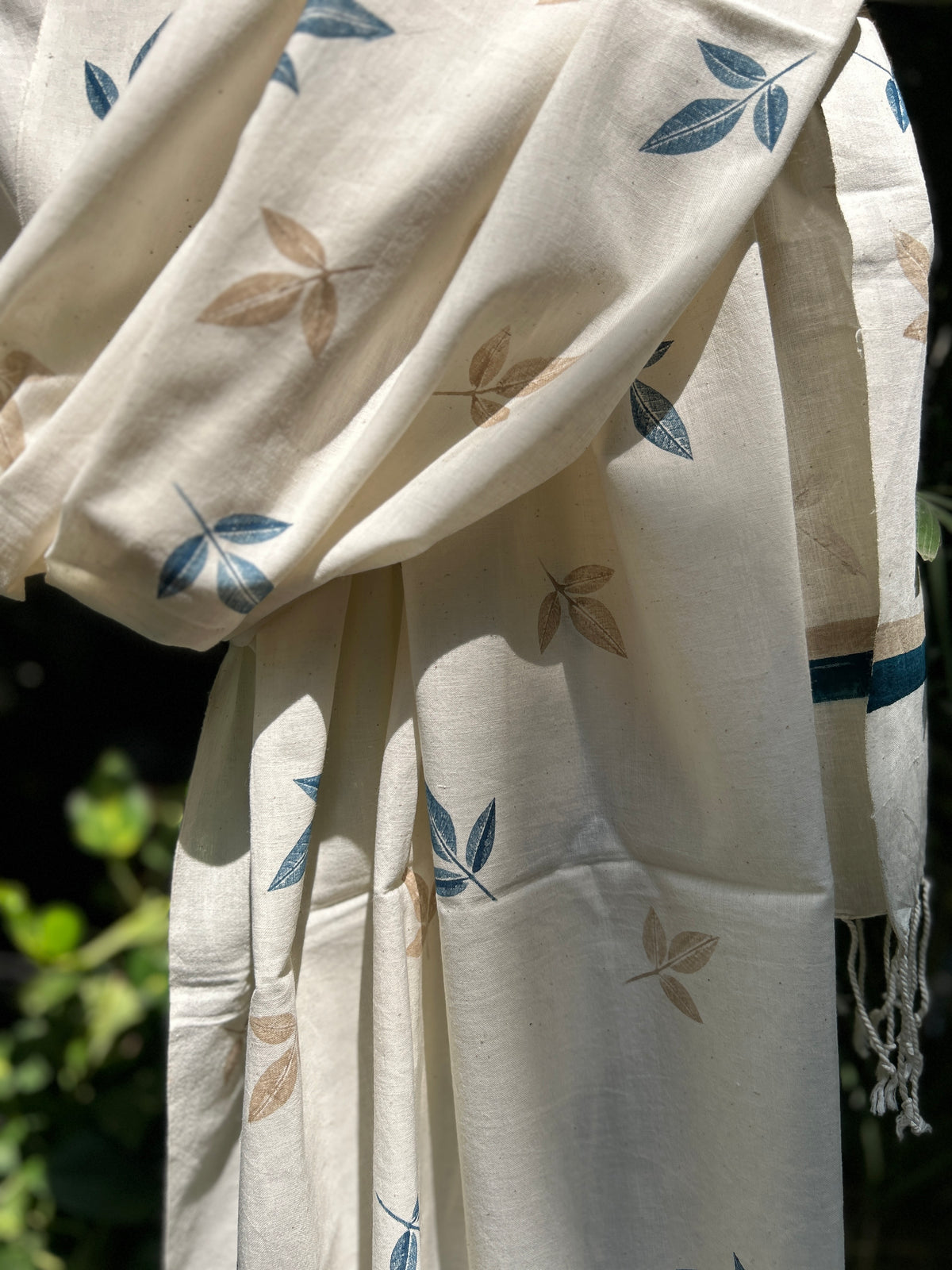 RUI - Organic Cotton Stole - Leaf Print -Blue
