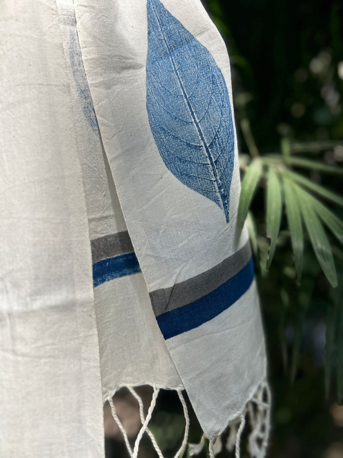 RUI - Organic Cotton Stole - Leaf Print -Blue