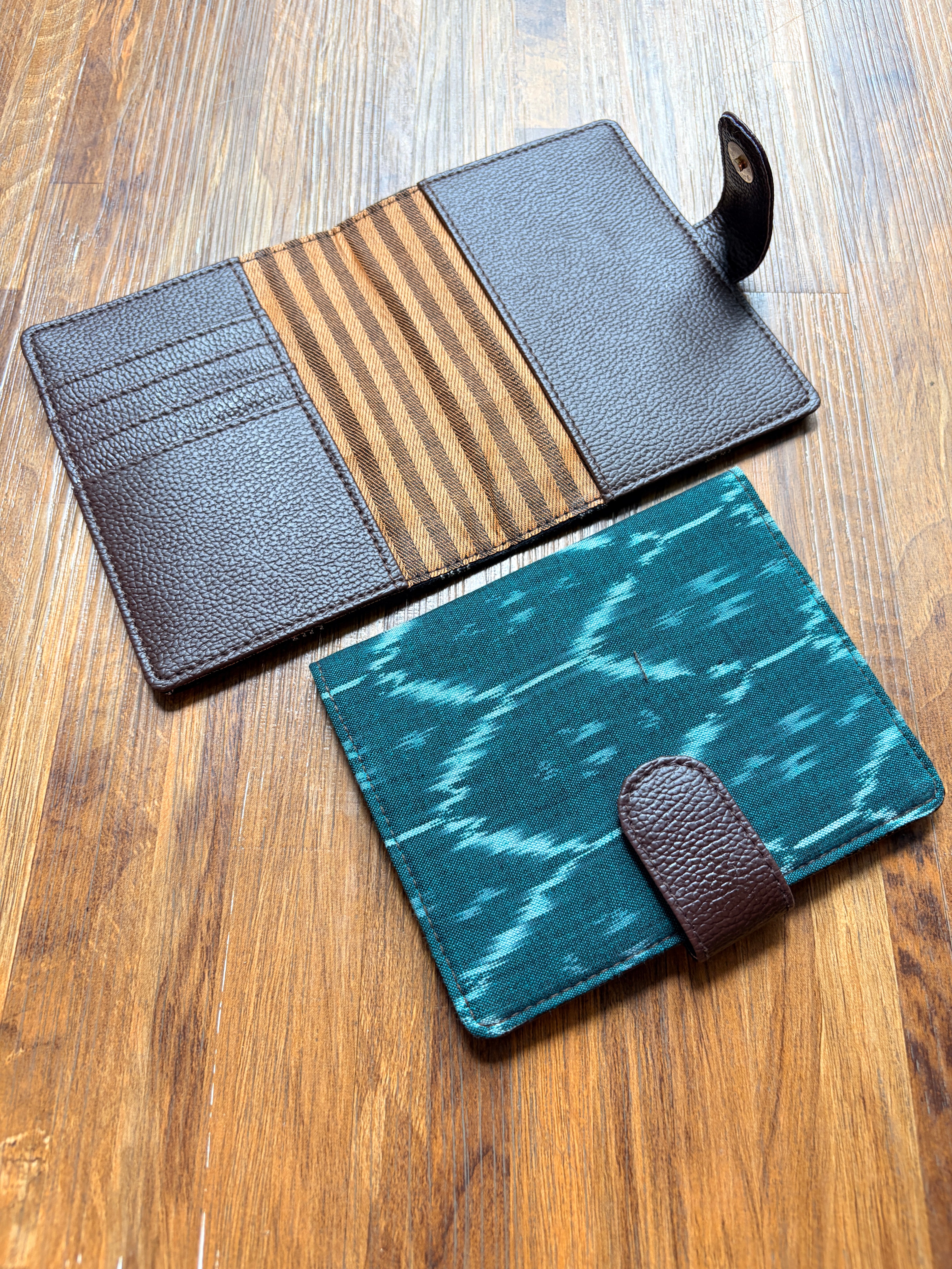 Leather Passport Holder - Green